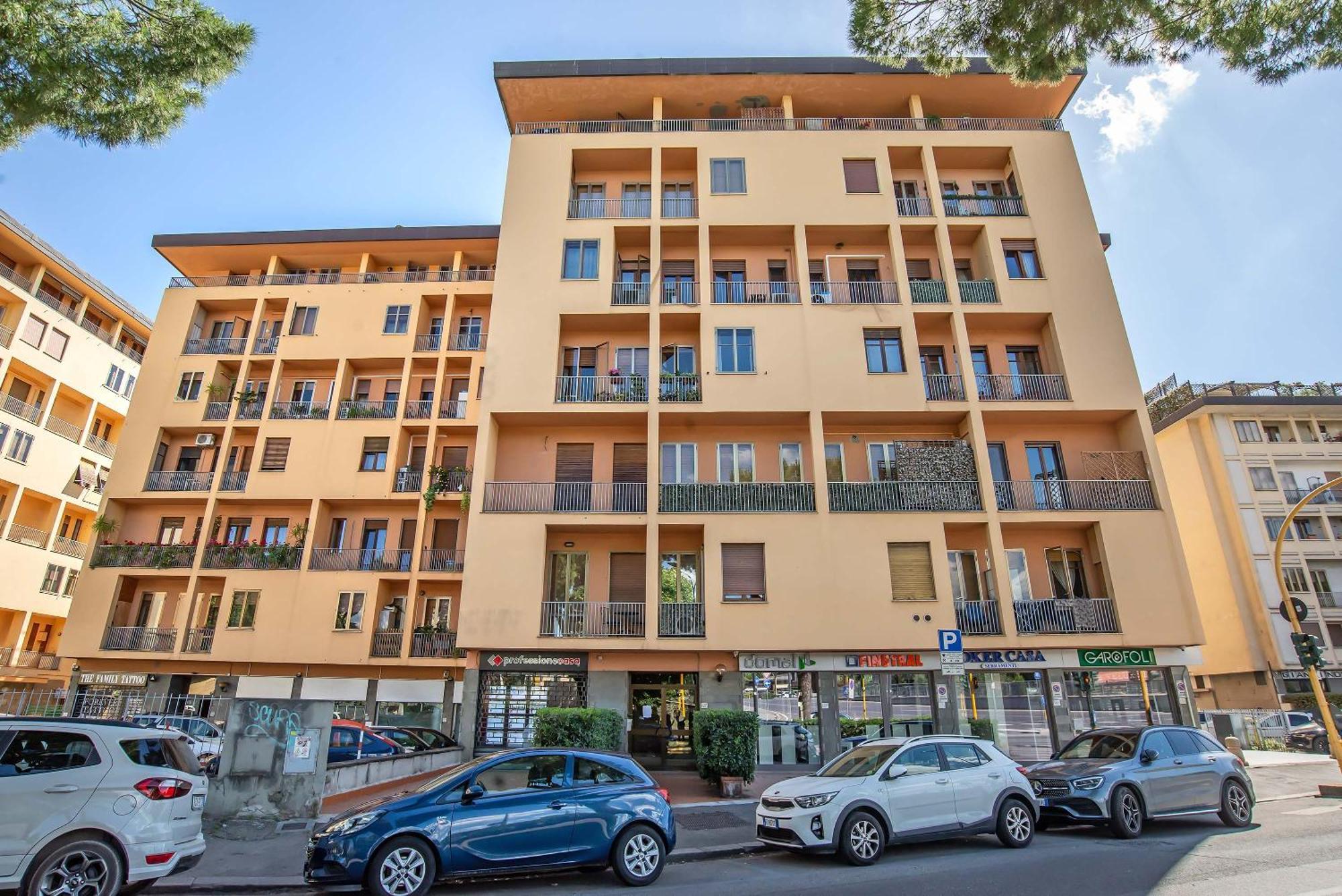 Lusa Suite With Free Private Parking ฟลอเรนซ์ ภายนอก รูปภาพ